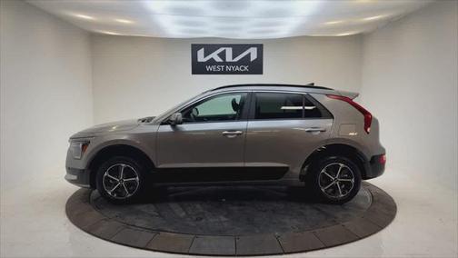 2025 Kia Niro SX