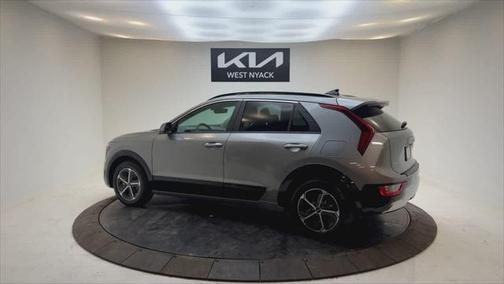 2025 Kia Niro SX