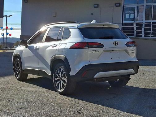 2022 Toyota Corolla Cross XLE