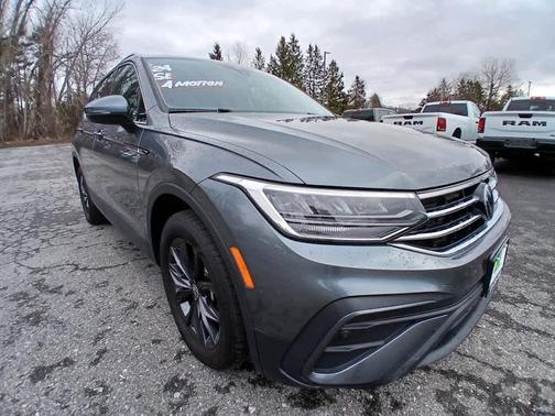 Platinum Gray Metallic 2024 Volkswagen Tiguan 2.0T SE 4MOTION