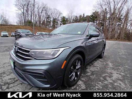 Platinum Gray Metallic 2024 Volkswagen Tiguan 2.0T SE 4MOTION