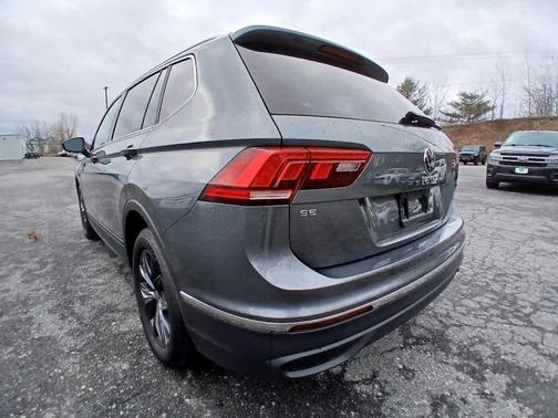 Platinum Gray Metallic 2024 Volkswagen Tiguan 2.0T SE 4MOTION