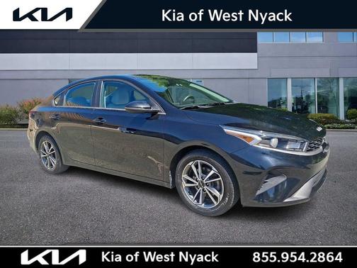 Aurora Black 2022 Kia Forte LXS