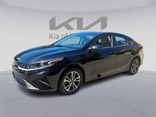 Aurora Black 2022 Kia Forte LXS