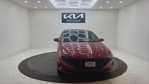 2022 Hyundai ELANTRA SE