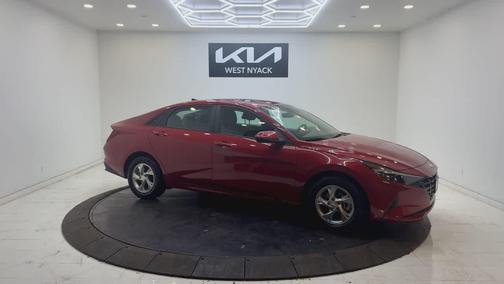 2022 Hyundai ELANTRA SE