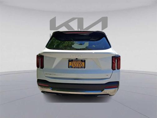 Snow White Pearl 2025 Kia Sorento Hybrid EX