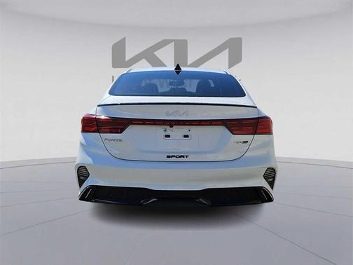 Snow White Pearl 2022 Kia Forte GT-Line