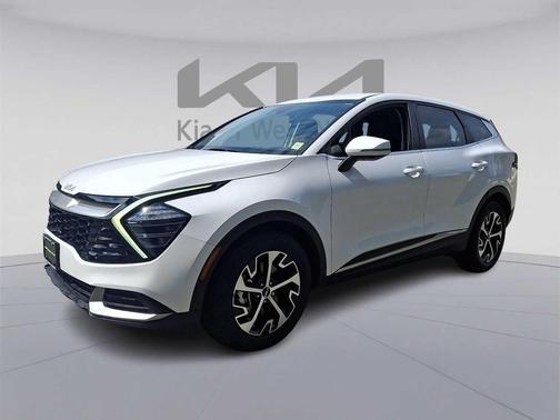 Glacial White Pearl 2024 Kia Sportage EX