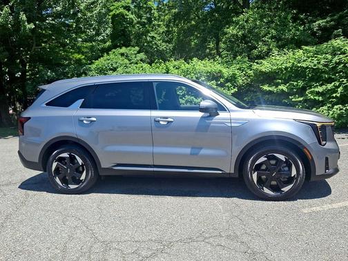 Steel Gray 2026 Kia Sorento Hybrid EX