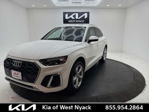 2022 Audi Q5 45 S line Premium Plus