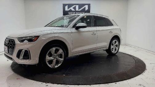 2022 Audi Q5 45 S line Premium Plus