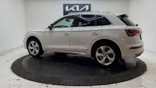 2022 Audi Q5 45 S line Premium Plus