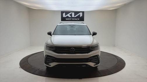 2022 Volkswagen Tiguan 2.0T SE R-Line Black 4MOTION