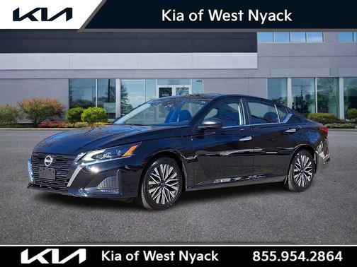 2025 Nissan Altima SV FWD