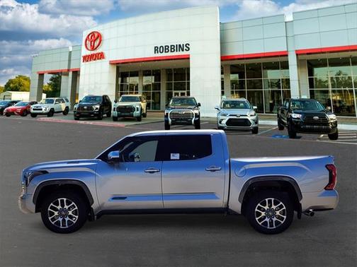 2025 Toyota Tundra Hybrid Platinum