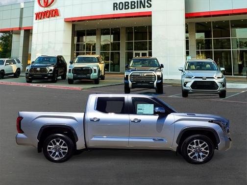 2025 Toyota Tundra Hybrid Platinum