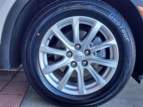 2023 Cadillac XT4 Luxury