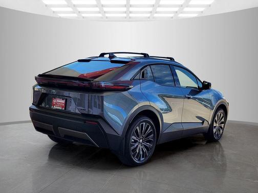 Overcast 2026 Toyota C-HR XSE