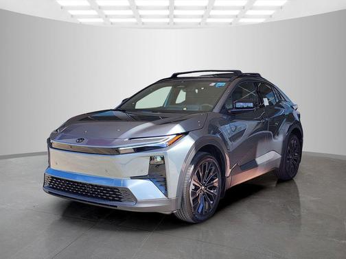 Overcast 2026 Toyota C-HR XSE