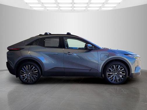 Overcast 2026 Toyota C-HR XSE