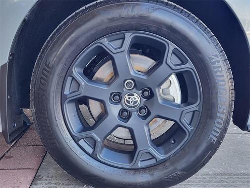 2025 Toyota Sienna Woodland Edition