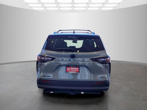 2025 Toyota Sienna Woodland Edition