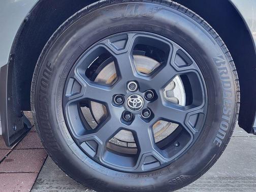 2025 Toyota Sienna Woodland Edition