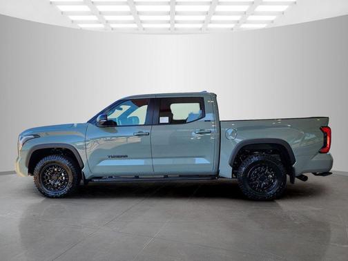 Lunar 2026 Toyota Tundra SR5