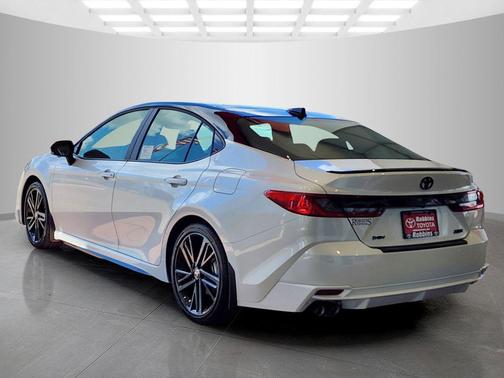 Wind Chill Prl/ 2026 Toyota Camry XSE
