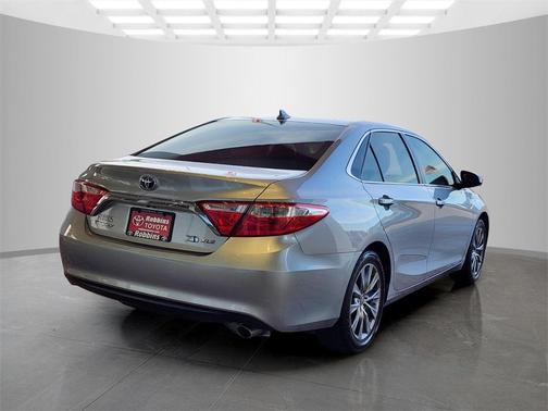 2017 Toyota Camry Hybrid XLE