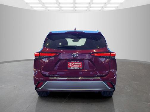 2023 Toyota Highlander Platinum