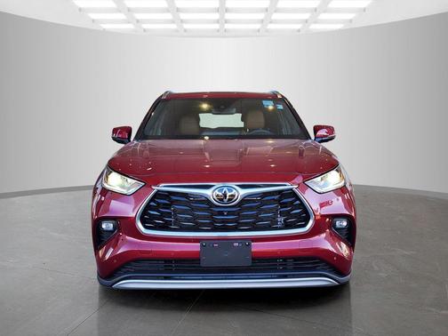 2023 Toyota Highlander Platinum
