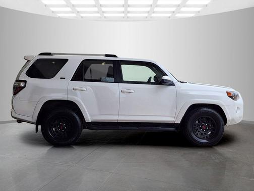Super White 2024 Toyota 4Runner SR5