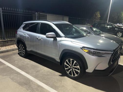 2024 Toyota Corolla Cross XLE