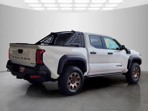 Ice 2026 Toyota Tacoma Hybrid Trailhunter