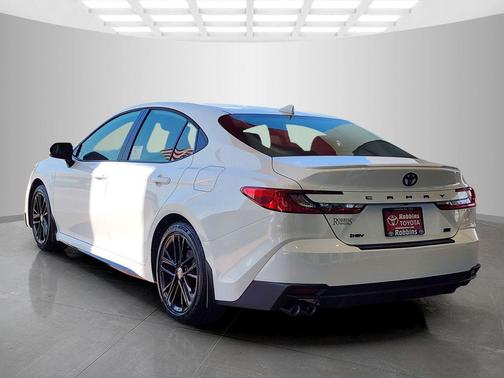 Ice 2026 Toyota Camry SE