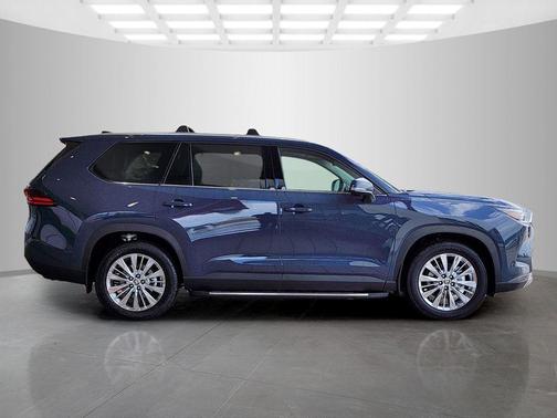 Cloud 2026 Toyota Grand Highlander Platinum