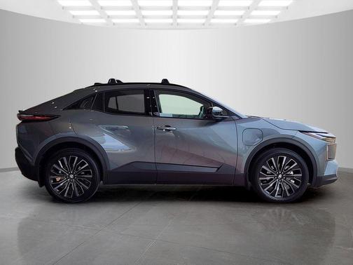 Overcast 2026 Toyota C-HR XSE