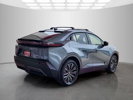 Overcast 2026 Toyota C-HR XSE
