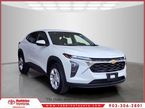 2025 Chevrolet Trax LS