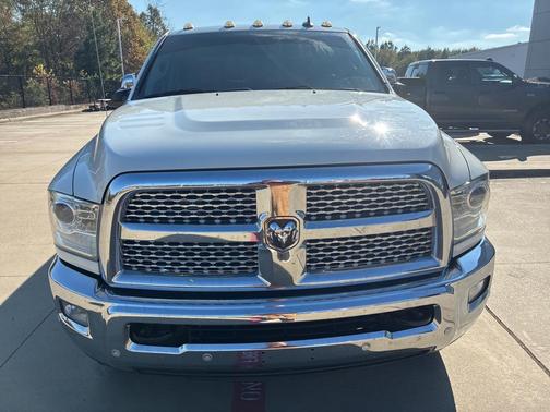 2018 RAM 2500 Laramie Crew Cab 4x4 6'4' Box