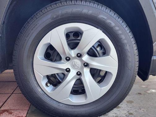 Magnetic Gray Metallic 2025 Toyota RAV4 LE