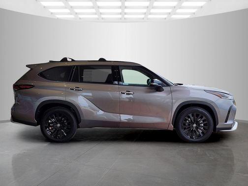 Heavy Metal 2026 Toyota Highlander XSE