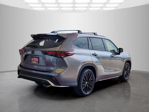 Heavy Metal 2026 Toyota Highlander XSE