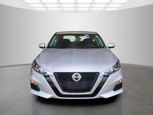 Brilliant Silver Metallic 2021 Nissan Altima S FWD