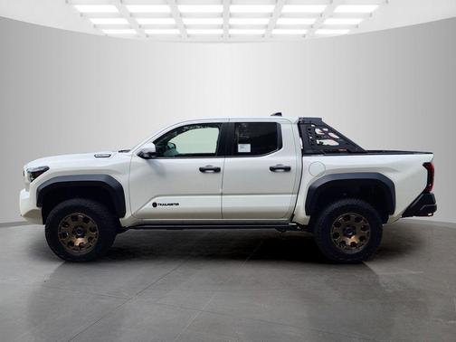 Ice 2026 Toyota Tacoma Hybrid Trailhunter