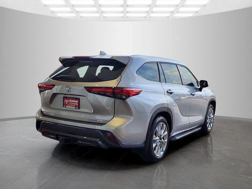 2022 Toyota Highlander Limited