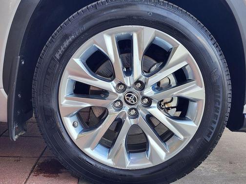 2022 Toyota Highlander Limited