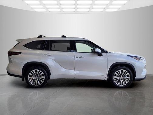 Wind Chill Prl 2026 Toyota Highlander Hybrid Platinum